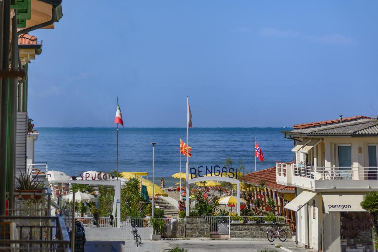 City Hotel Viareggio Bagian luar foto